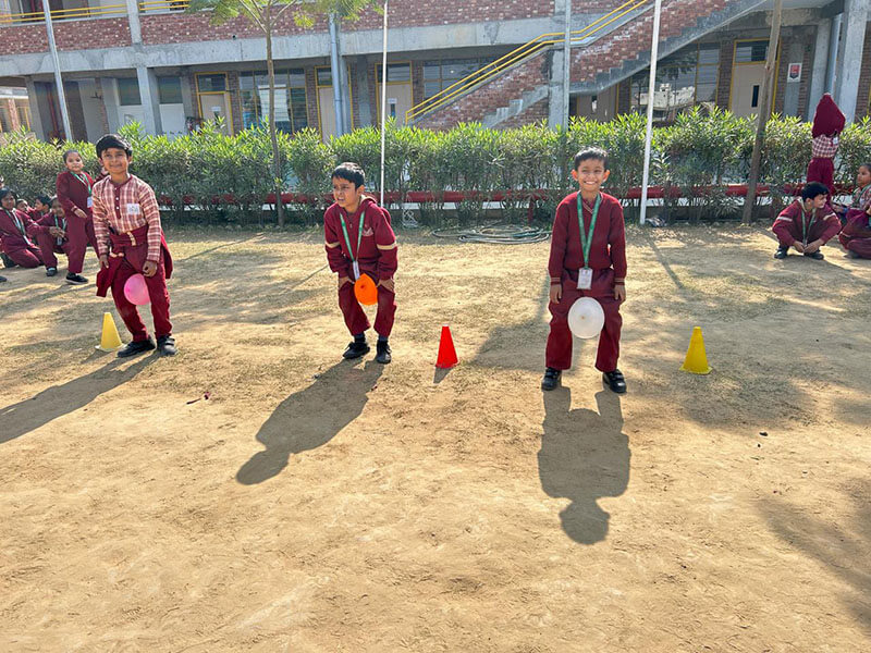 Hop with Balloon Competition